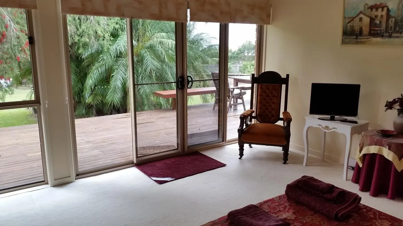 **** Bed & Breakfast Hilltop Hideaway Ninderry Australia